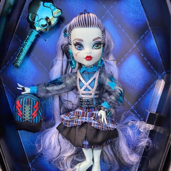 2022 Mattel Monster High Frankie Stein Couture Doll - Picture 1 of 6